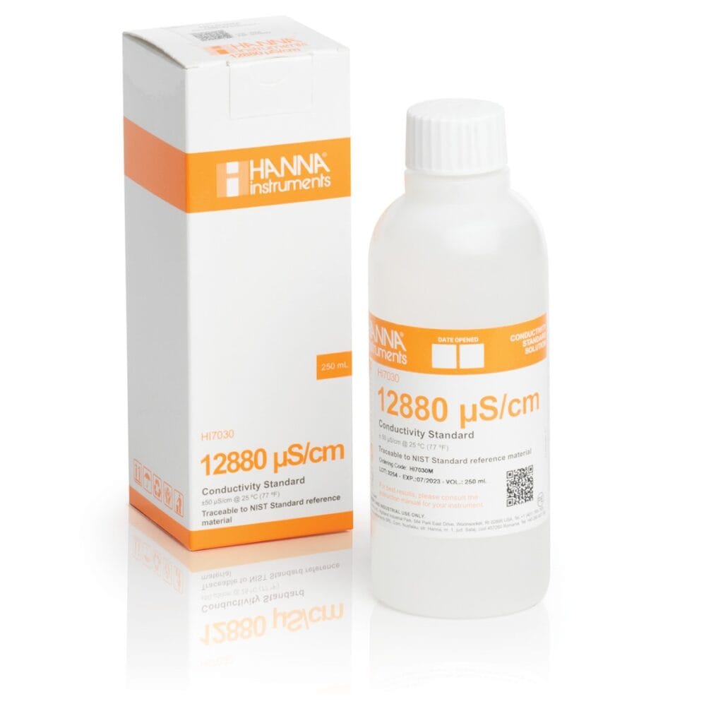 HI7030M 12880 µS/cm EC (230 mL) bottle