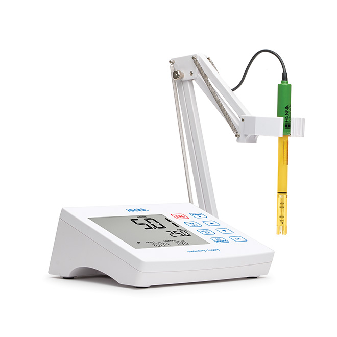 HI2631 - strumento da banco per l'analisi della conducibilità vista laterlale